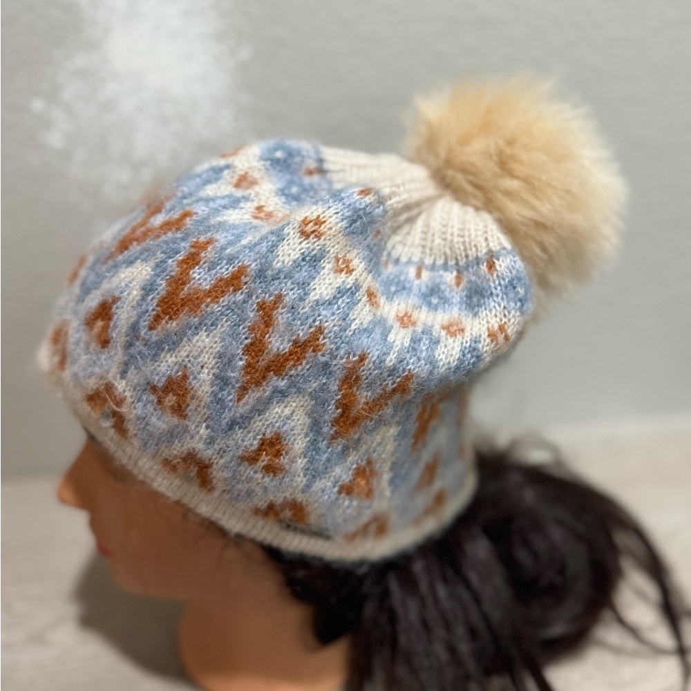 Prana beanie with pom-pom